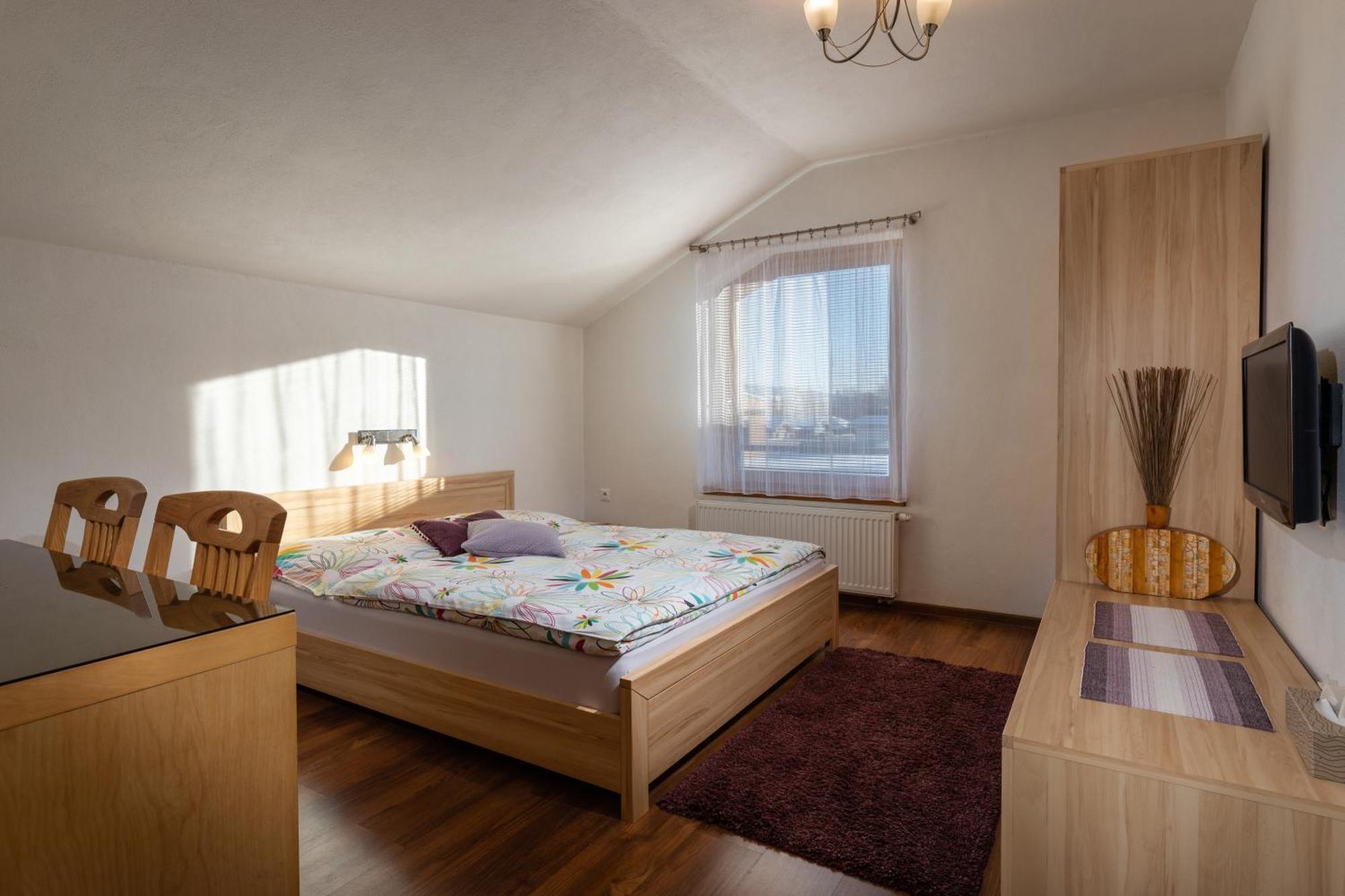 Pension Lunatyk Liptovsky Mikulas Exterior photo